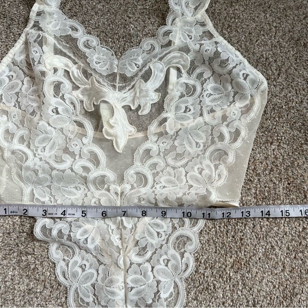 Vintage Victoria’s Secret Ivory Sheer Lace High Cut Thong Bodysuit Size Small - Picture 6 of 8